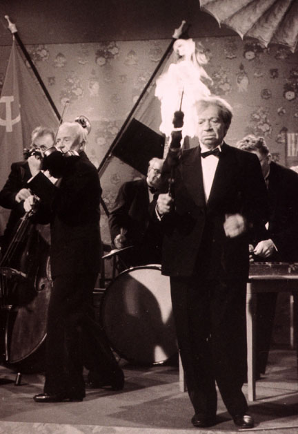 Photo of Frederick Hollander performing in Billy Wilder's film '1-2-3'