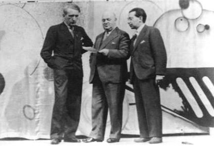 Photo of M. Schiffer, R. Nelson, Friedrich Hollaender 